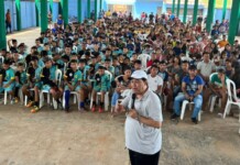 Eduardo Braga participa de encontro de jovens da Igreja Católica de Lábrea e reforça o programa Novo Cidadão