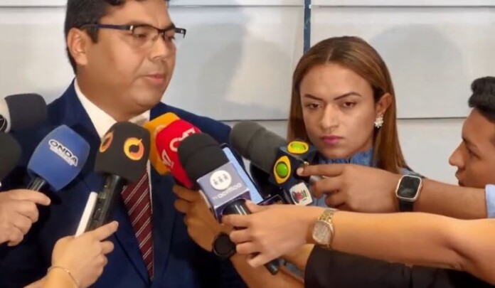 Ana Julia Caso Débora