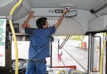 Prefeito David Almeida veta PL do “Botão do Pânico” em ônibus de Manaus