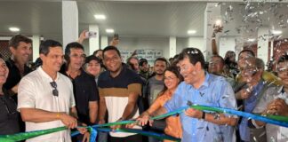 Parlamentar estava acompanhado do prefeito Beto D’Ângelo, da vice-prefeita Valcileia e vereadores do município ─ FOTO: Leonardo Farias