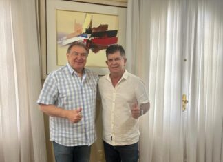 Átila Lins garante R$ 3,5 milhões para Policlínica da Mulher e estádio em Santo Antônio do Içá