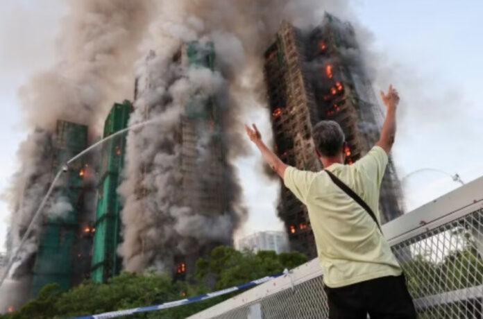 Incendio_HonkKong_Roiters