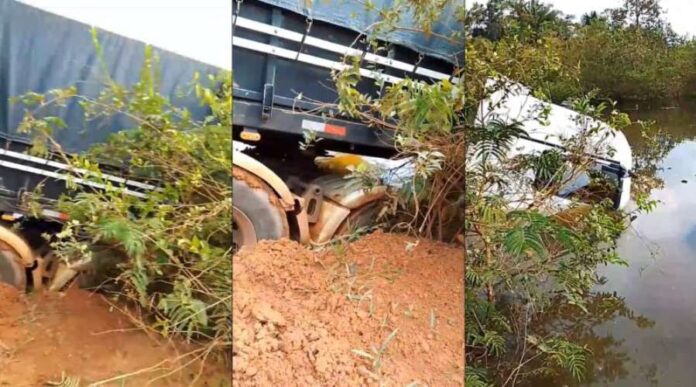 carreta-cai-em-represa