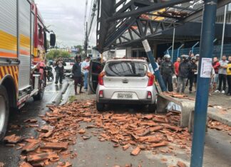 Carro desgovernado invade parada e mata pedestre na zona Leste; veja vídeo