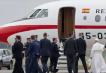 Papa usa jato do rei da Espanha para voltar ao Vaticano após pane em avião