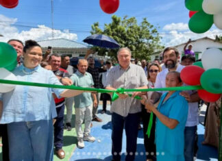 Átila Lins entrega estádio e UBS em Santa Isabel do Rio Negro